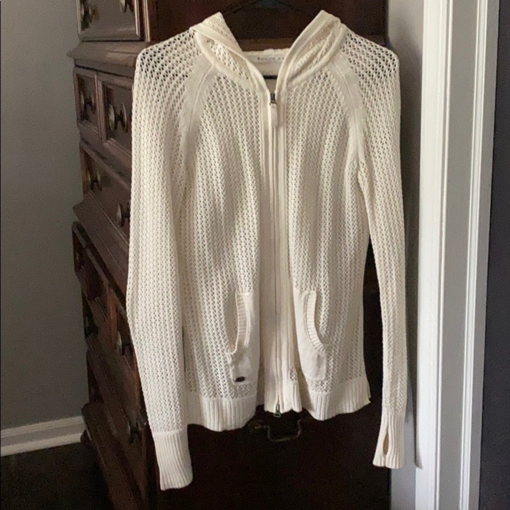 Athleta cream zip-up sweater size medium